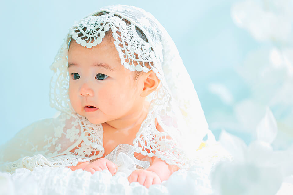 フォトスタジオMr.MOOKで撮影したドレスを着た赤ちゃん